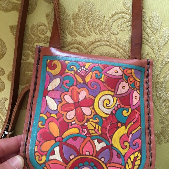 Cross body hidden pouch purse - Picture 8 of 8
